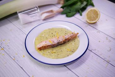 Saumon au citron et mousse de poireaux